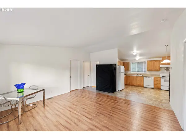 545 QUEENS AVE, Lakeside, OR 97449