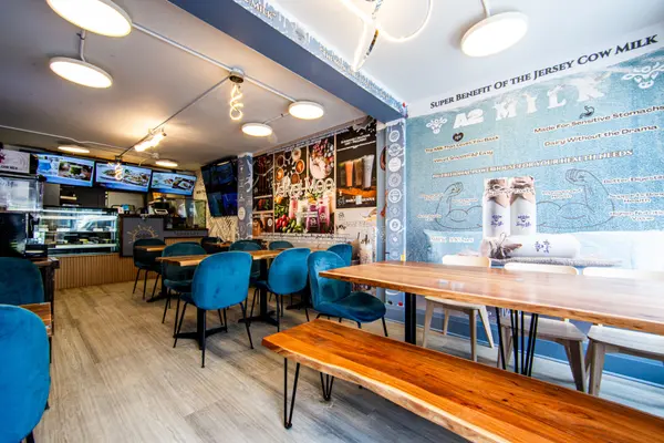 150 Lakeshore RD E, Oakville, ON L6J 1H4