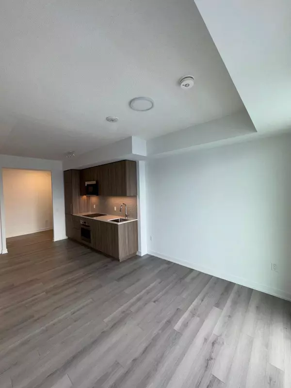 Brampton, ON L6P 4S3,15 Skyridge DR #815