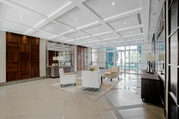 2470 Prince Michael DR #607, Oakville, ON L6H 0G9