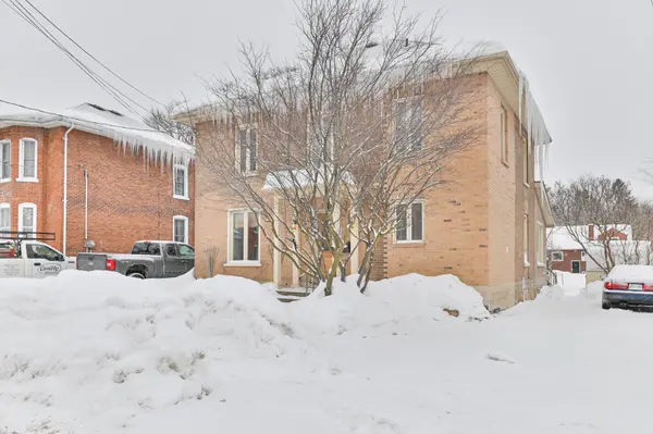 Belleville, ON K8N 3P8,185 Foster AVE