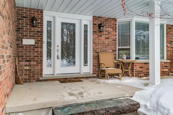 454 Kingsford PL, Waterloo, ON N2T 1K9