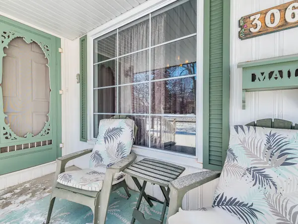 Haldimand, ON N1A 2S8,306 Helena ST