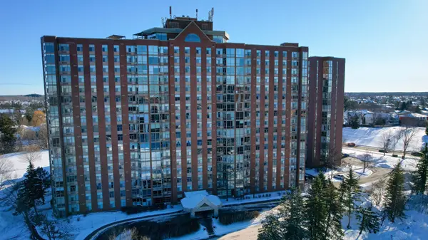 2759 Carousel CRES #1007, Blossom Park - Airport And Area, ON K1T 2N5