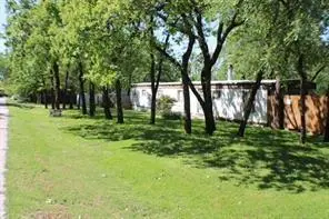 500 Oakwood Drive, Bartonville, TX 76226