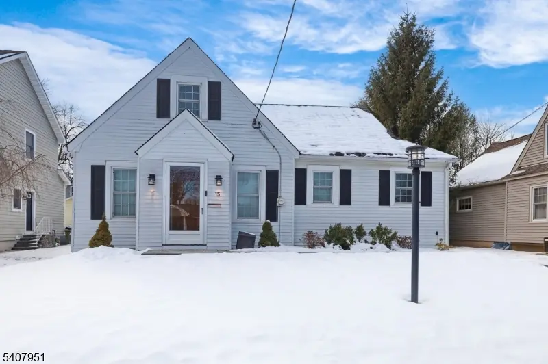 15 Godfrey Ave, Roseland Boro, NJ 07068