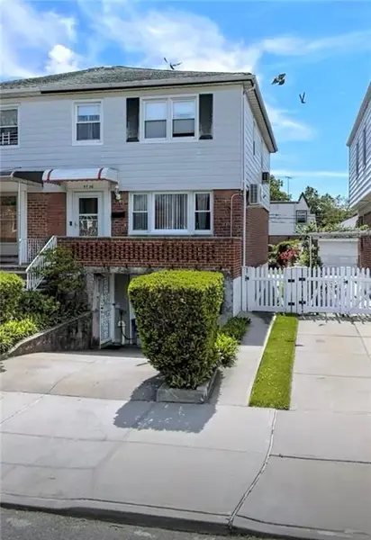 4756 196th ST, Flushing, NY 11358