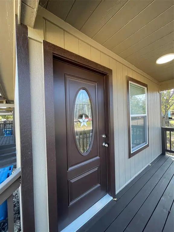 110 Crockett Street #A, Valley View, TX 76272