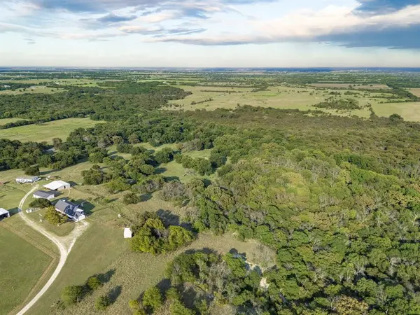 10902 Clear Creek Road W, Sanger, TX 76266