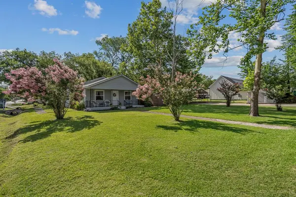 710 W Willow Street, Sanger, TX 76266