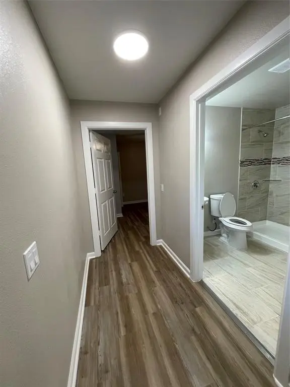 110 Crockett Street #B, Valley View, TX 76272