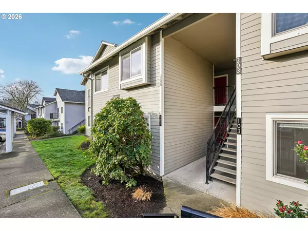 Lake Oswego, OR 97035,86 KINGSGATE RD #C-103