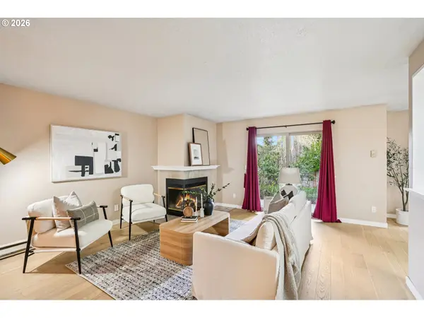 86 KINGSGATE RD #C-103, Lake Oswego, OR 97035