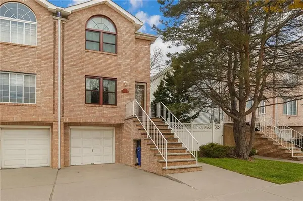 111 Elmbank ST, Staten  Island, NY 10312