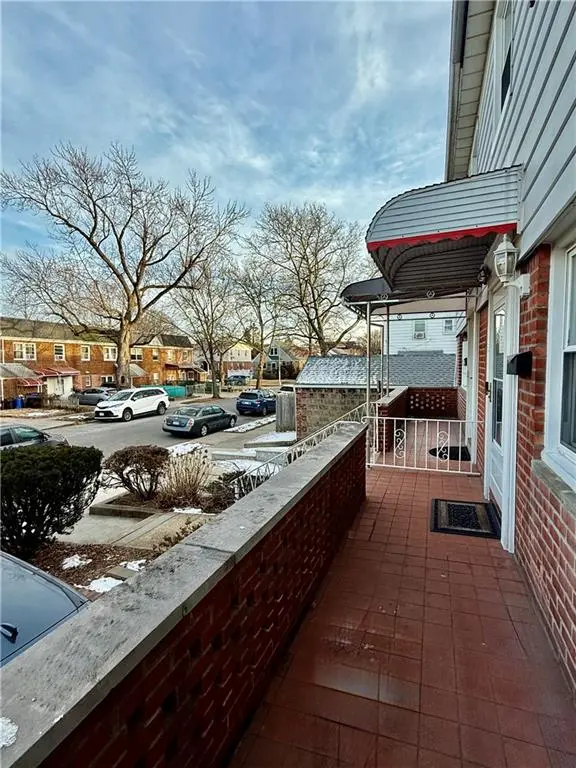 4756 196th ST, Flushing, NY 11358