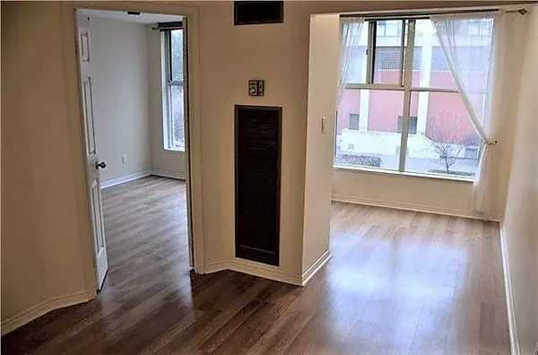 Toronto C08, ON M5A 4M8,222 The Esplanade N/A #206