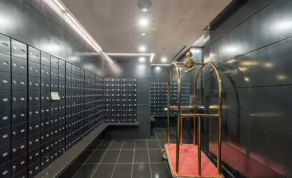 Toronto C01, ON M5V 0L7,88 Blue Jays WAY #1511