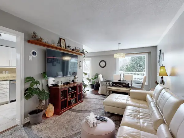 East Gwillimbury, ON L9N 1R7,16 Royal Cedar CT