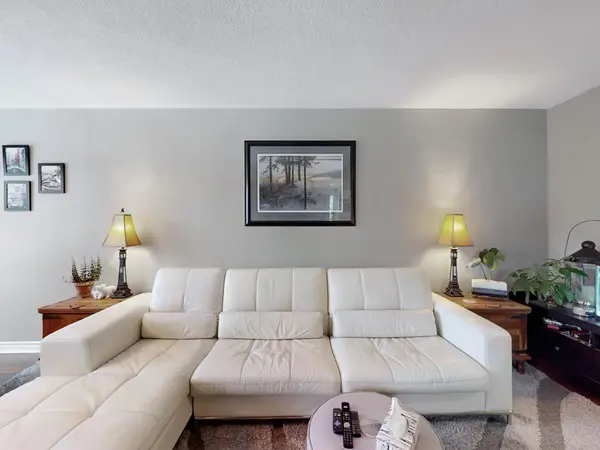 East Gwillimbury, ON L9N 1R7,16 Royal Cedar CT