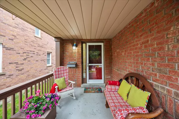 Aurora, ON L4G 7J6,11 Snedden AVE