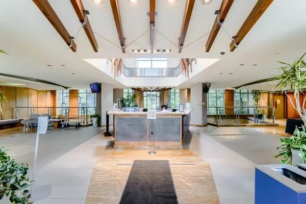 Toronto W06, ON M8V 4E9,2121 Lake Shore BLVD W #506