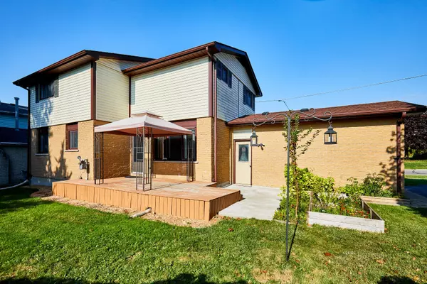 Cobourg, ON K9A 4Y4,607 Carlisle ST