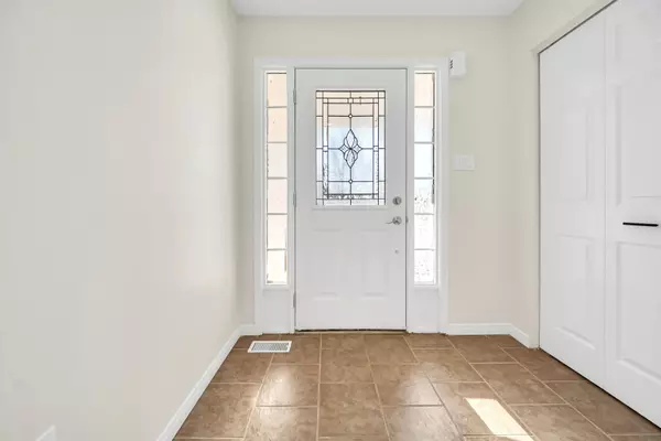 Guelph, ON N1E 7H1,25 Breesegarden LN