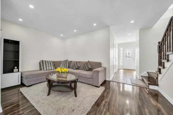 Guelph, ON N1E 7H1,25 Breesegarden LN