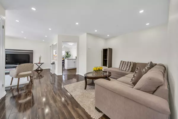 Guelph, ON N1E 7H1,25 Breesegarden LN