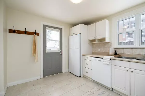 Prince Edward County, ON K0K 2T0,31-33 Washburn ST