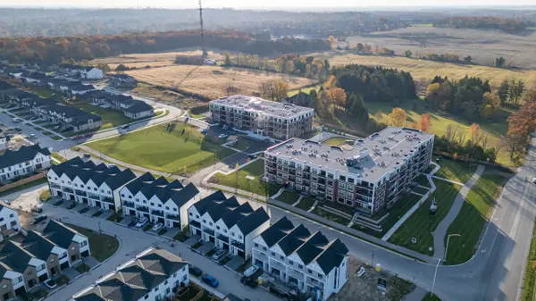 1975 Fountain Grass DR #307, London South, ON N6K 0M3