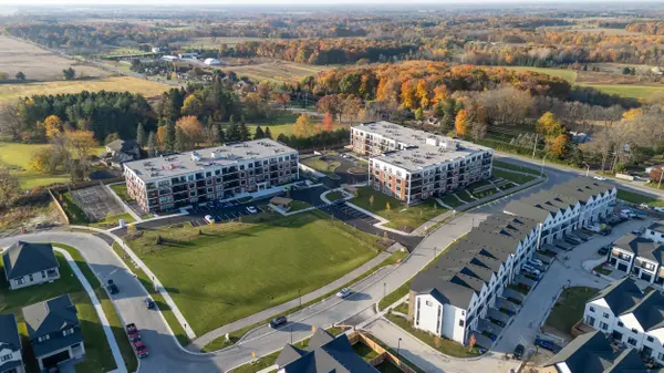 1975 Fountain Grass DR #307, London South, ON N6K 0M3