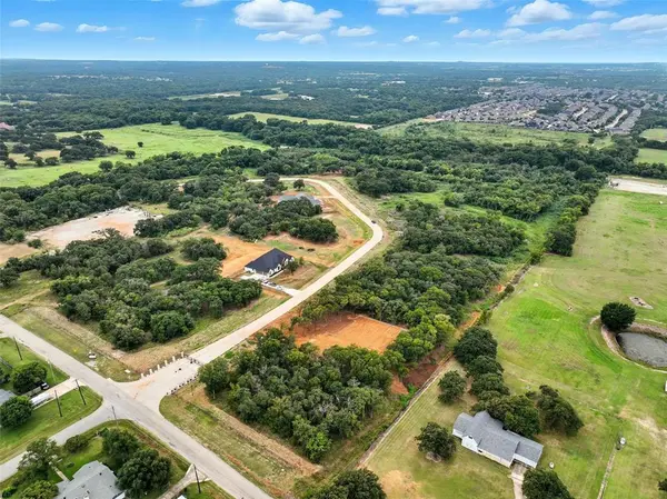1609 Private Access 60200, Burleson, TX 76028