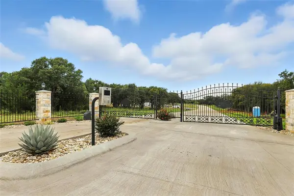 1608 Private Access 60200, Burleson, TX 76028