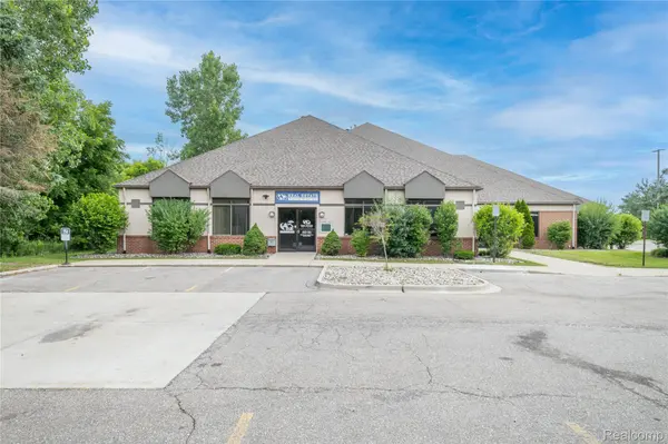 8200 S Saginaw ST #500, Grand Blanc, MI 48439