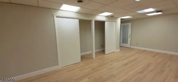 16 W Elizabeth Ave, Linden City, NJ 07036