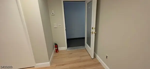 16 W Elizabeth Ave, Linden City, NJ 07036