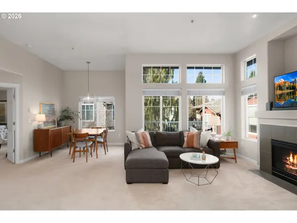 Hillsboro, OR 97006,1819 NE 101ST AVE #204