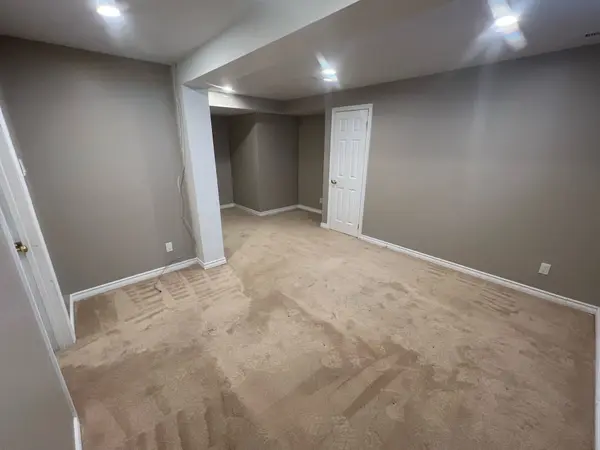 Barrie, ON L4N 8G1,46 Lougheed RD #Lower