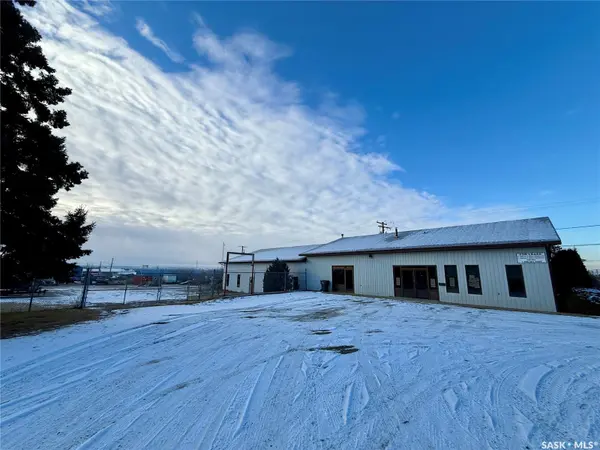 11152 8th AVENUE, North Battleford, SK S9A 3X9