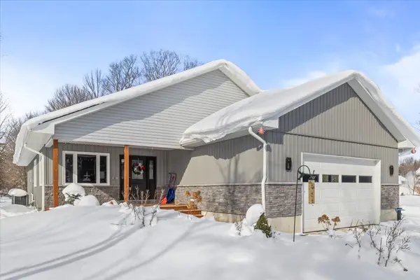 135 Confederation DR, Chatsworth, ON N0H 1R0