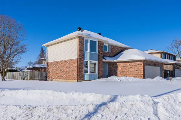 52 Thare CRES, Barrhaven, ON K2J 2P5