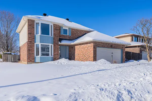 52 Thare CRES, Barrhaven, ON K2J 2P5