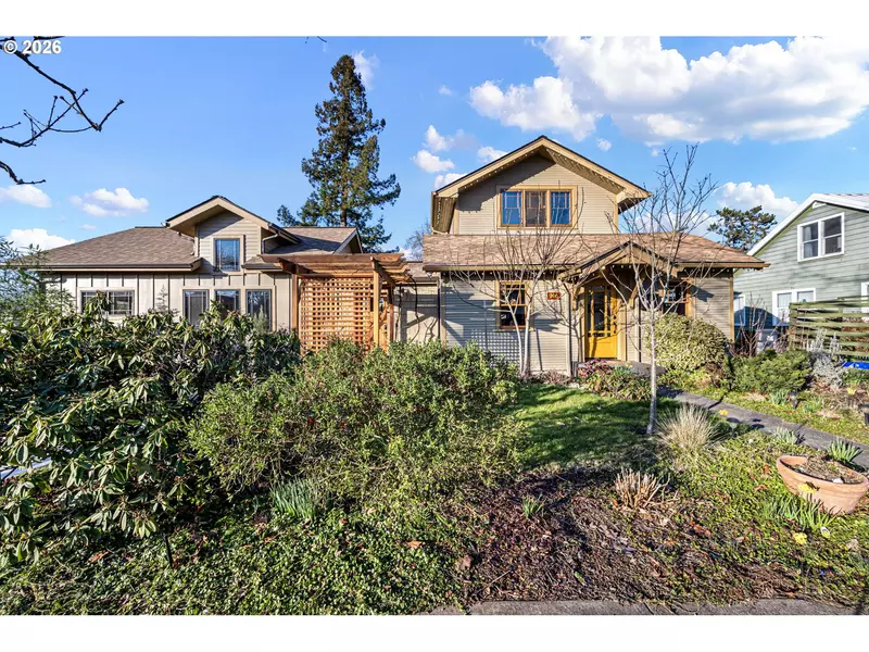 916 G ST, Springfield, OR 97477