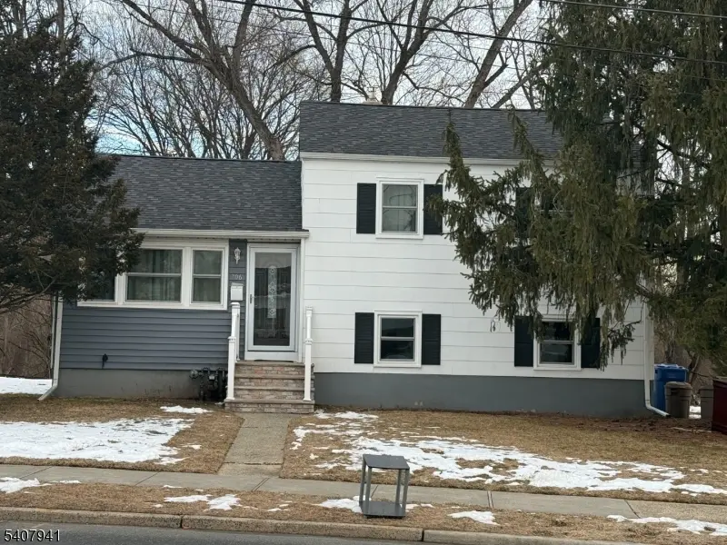 706 Cedarbrook Ave, South Plainfield Boro, NJ 07080