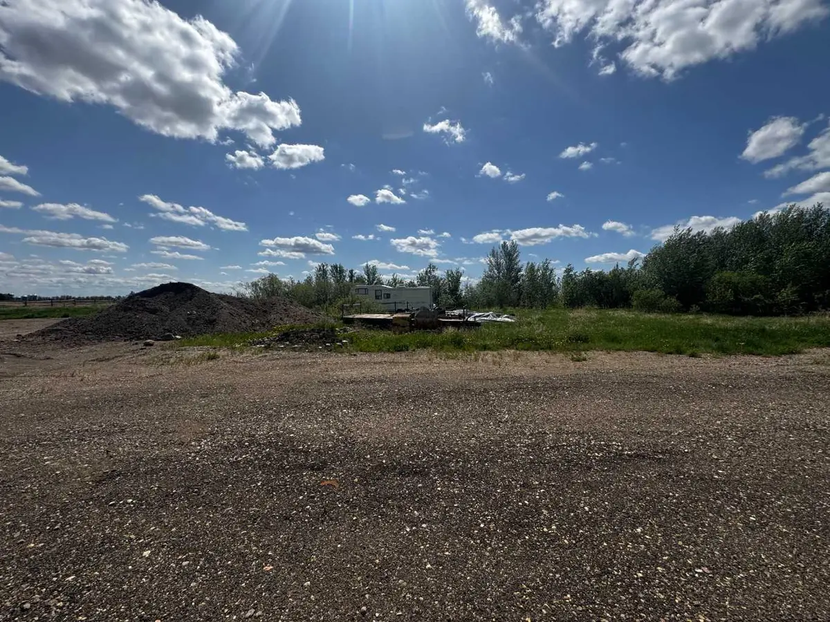 4601-4603 49 AVE, Dewberry, AB T0B 0E3