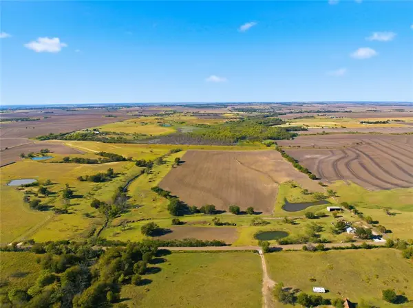 2663 W Crabb Road, West, TX 76691