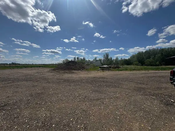 4601-4603 49 AVE, Dewberry, AB T0B 0E3