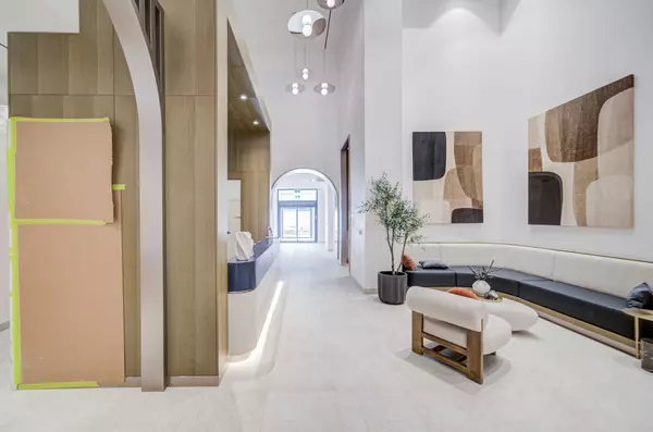 Toronto, ON M6R 2B2,181 Sterling RD #1604