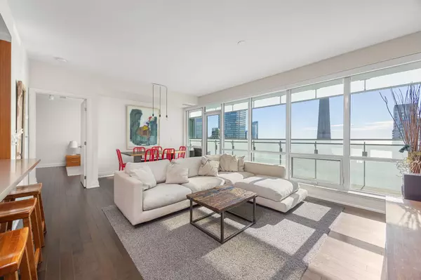 Toronto C01, ON M5V 3X4,80 John ST #3901